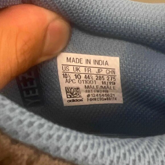 Yeezy Boost 700 'Carbon Blue' FW2498 Size 10.5 US Men New With Defect Good Box - Picture 6 of 8